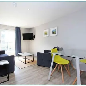 Luxury 2 Bedroom Flat Near Hay Market Edinburgh
