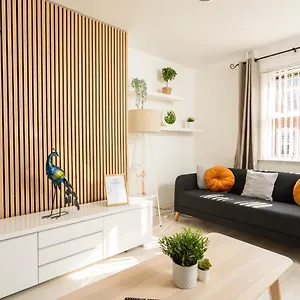 https://super-modern-2bd-central-home.belfasthotelsireland.com